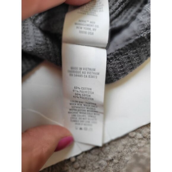 Aerie Gray Long Sleeve Waffle Knit V Neck Fitted Top Size L Tag Less Y2K 90s - Picture 10 of 11